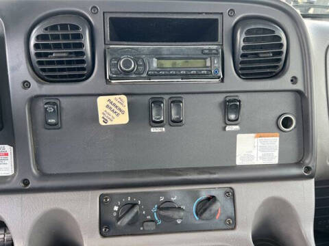 2017 Freightliner M2 106