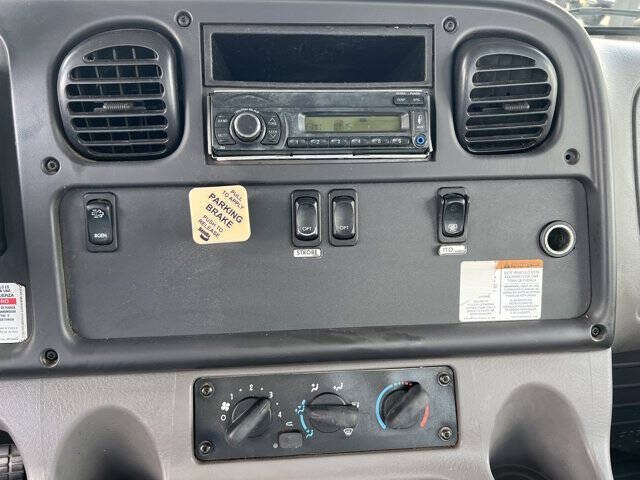 2017 Freightliner M2 106