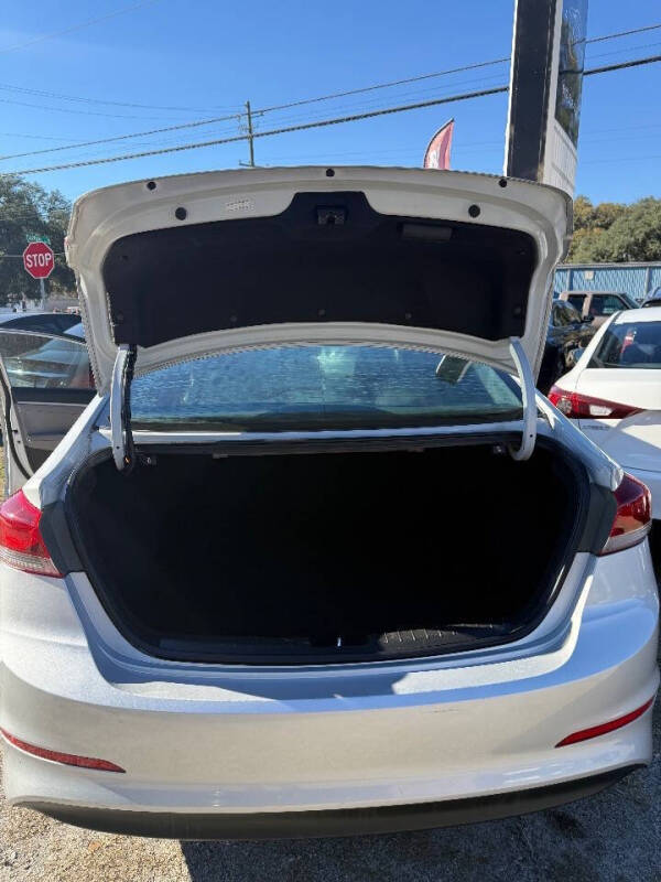 2018 Hyundai Elantra SE