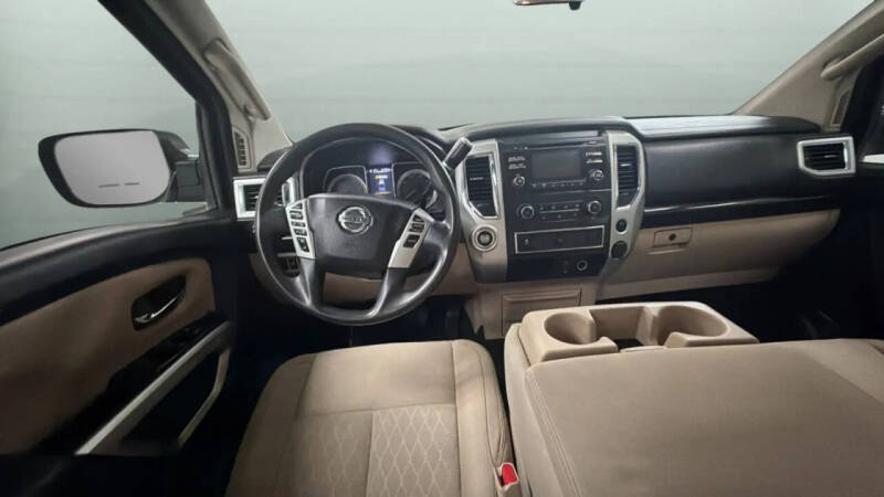 2017 Nissan Titan