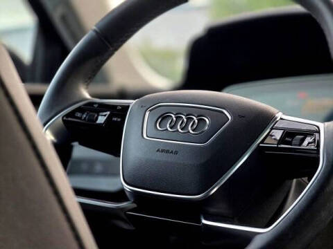 2022 Audi e-tron quattro Premium