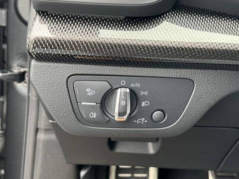 2025 Audi SQ5 3.0T quattro Premium Plus