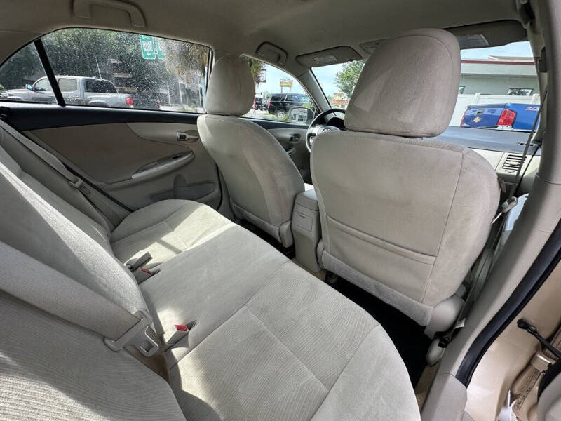 2011 Toyota Corolla LE