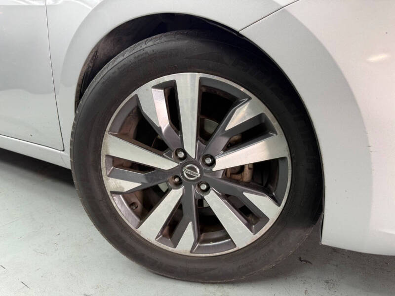 2020 Nissan Versa SR