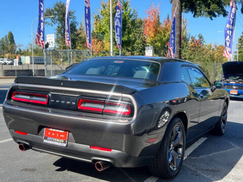 2017 Dodge Challenger SXT