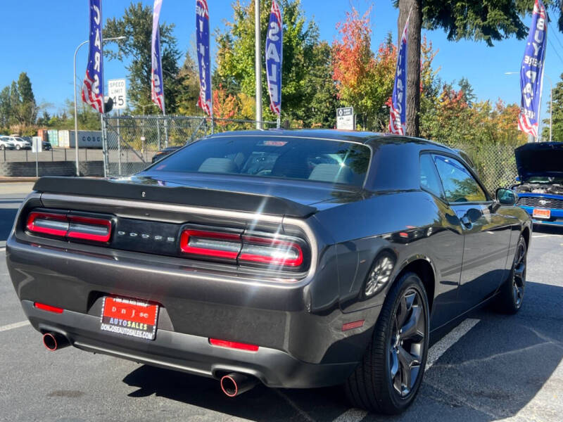 2017 Dodge Challenger SXT