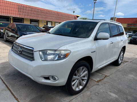 2008 Toyota Highlander for sale at CarMart of Broward in Lauderdale Lakes FL