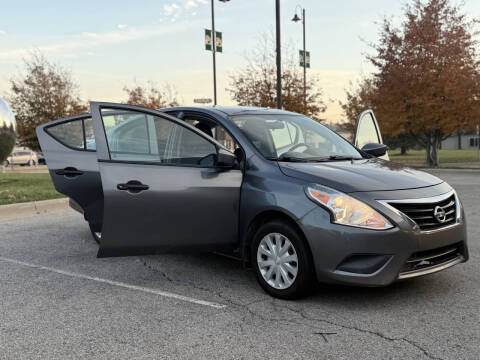 2019 Nissan Versa S Plus