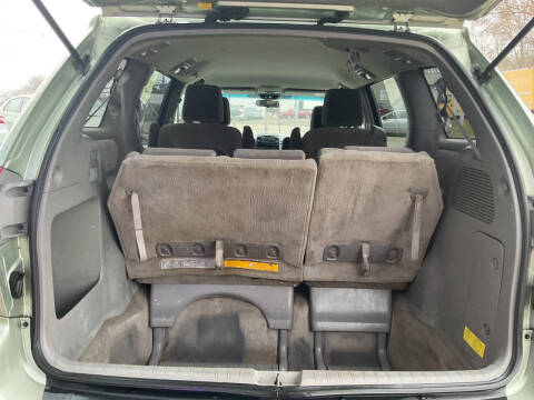 2009 Toyota Sienna LE 8-Passenger