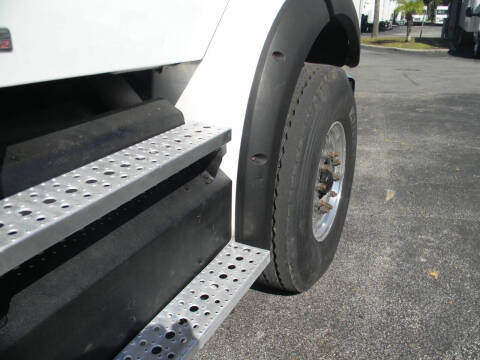 2012 Freightliner M2 112