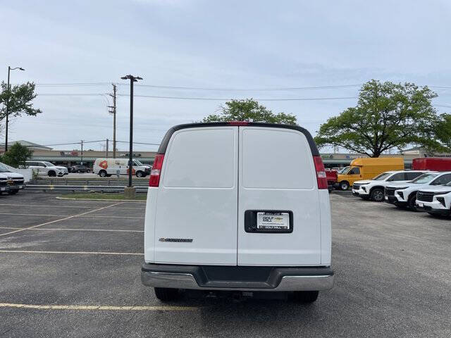 2025 Chevrolet Express 3500