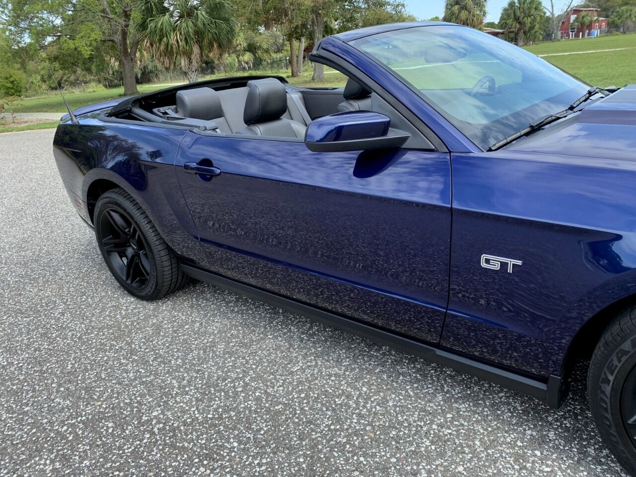 2010 Ford Mustang 13