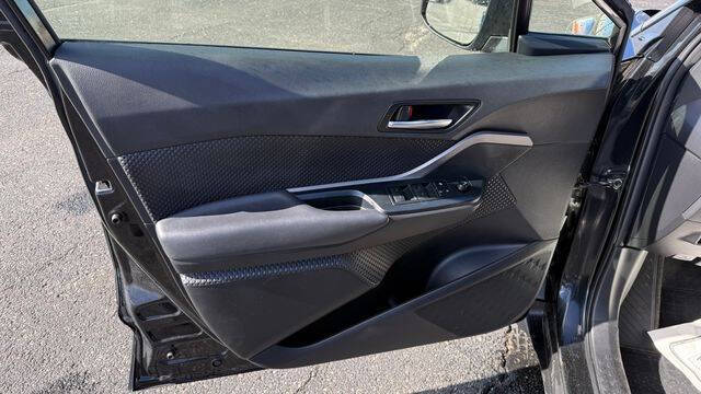 2022 Toyota C-HR XLE