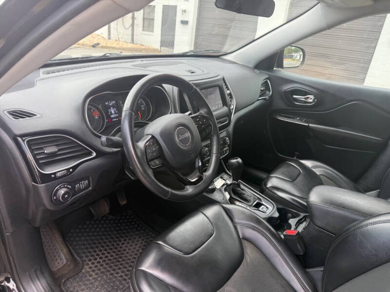 2019 Jeep Cherokee Latitude Plus