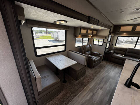 2021 Coachmen RV Chapparal