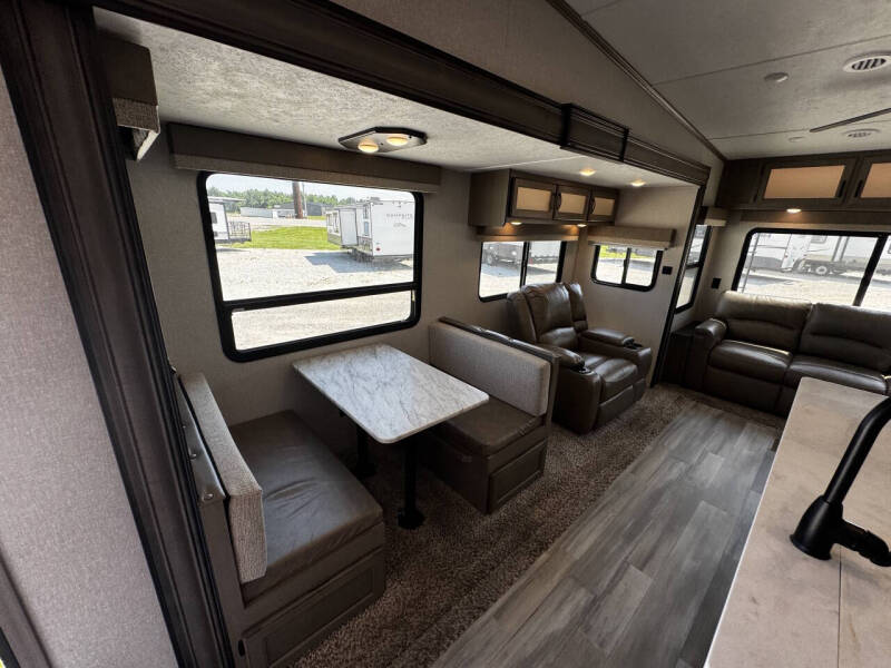 2021 Coachmen RV Chapparal