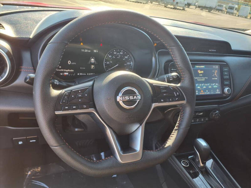 2023 Nissan Kicks SR