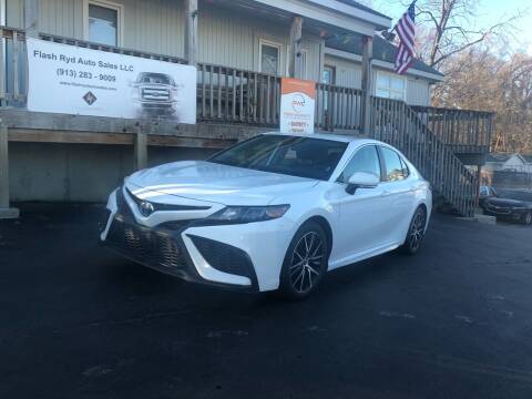2022 Toyota Camry for sale at Flash Ryd Auto Sales in Kansas City KS