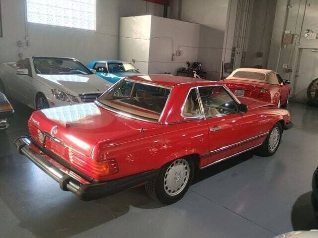 1988 Mercedes-Benz 560-Class 2