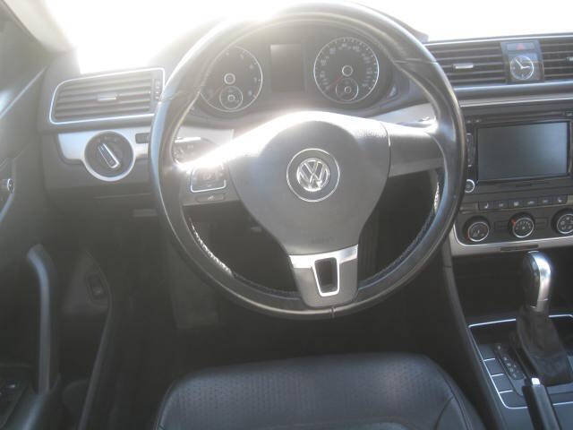 2015 Volkswagen Passat S photo 10