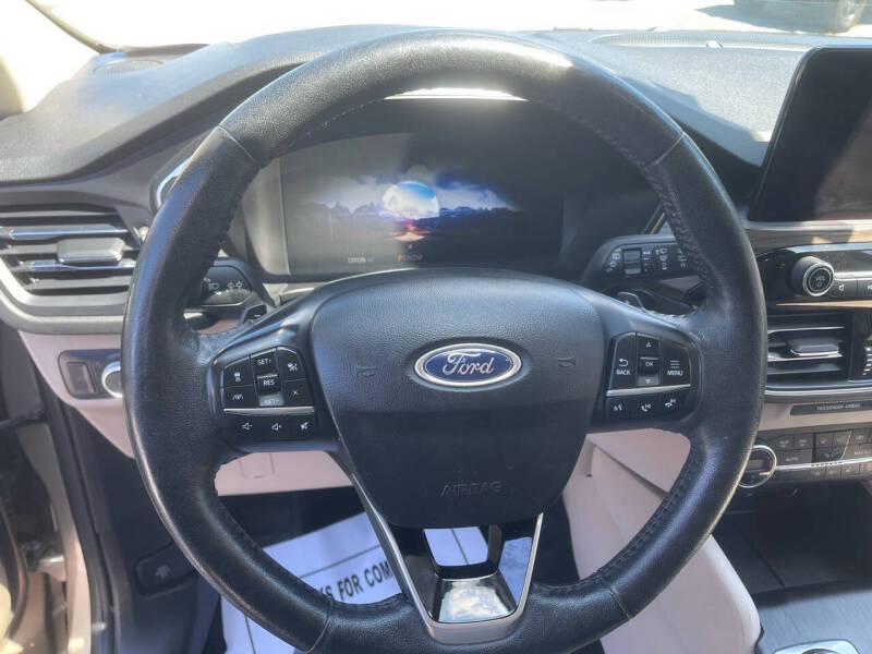 2020 Ford Escape Titanium