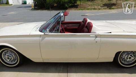 1962 Ford Thunderbird