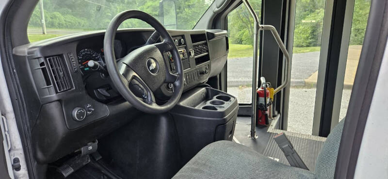 2015 Chevrolet 4500 Shuttle Bus