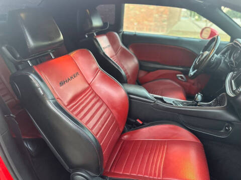 2015 Dodge Challenger R/T Scat Pack Shaker