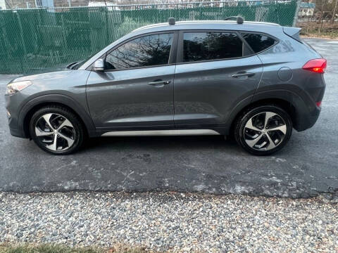 2017 Hyundai Tucson for sale at FIVE FRIENDS AUTO in Wilmington DE