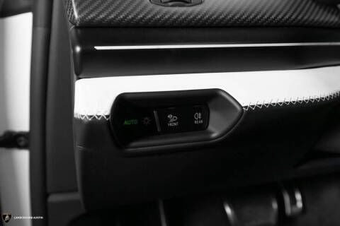 2025 Lamborghini Urus SE