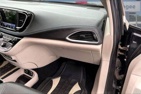 2021 Chrysler Pacifica Touring L