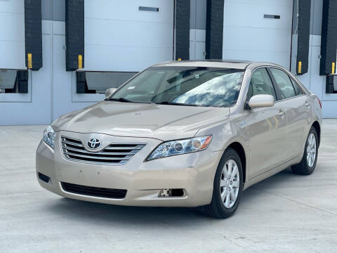 2007 Toyota Camry Hybrid for sale at Clutch Motors in Lake Bluff IL