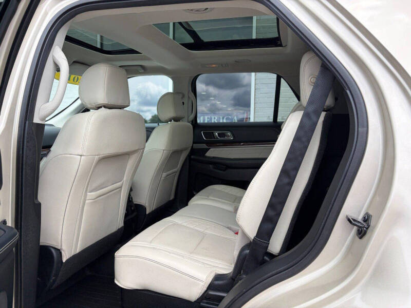 2017 Ford Explorer Platinum