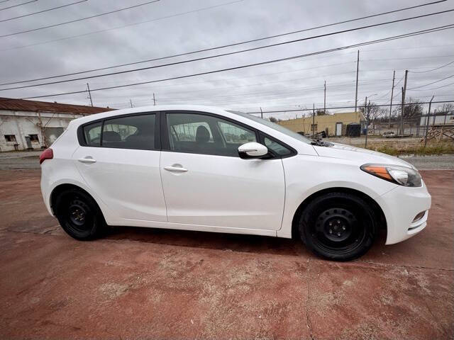 2016 Kia Forte5 LX