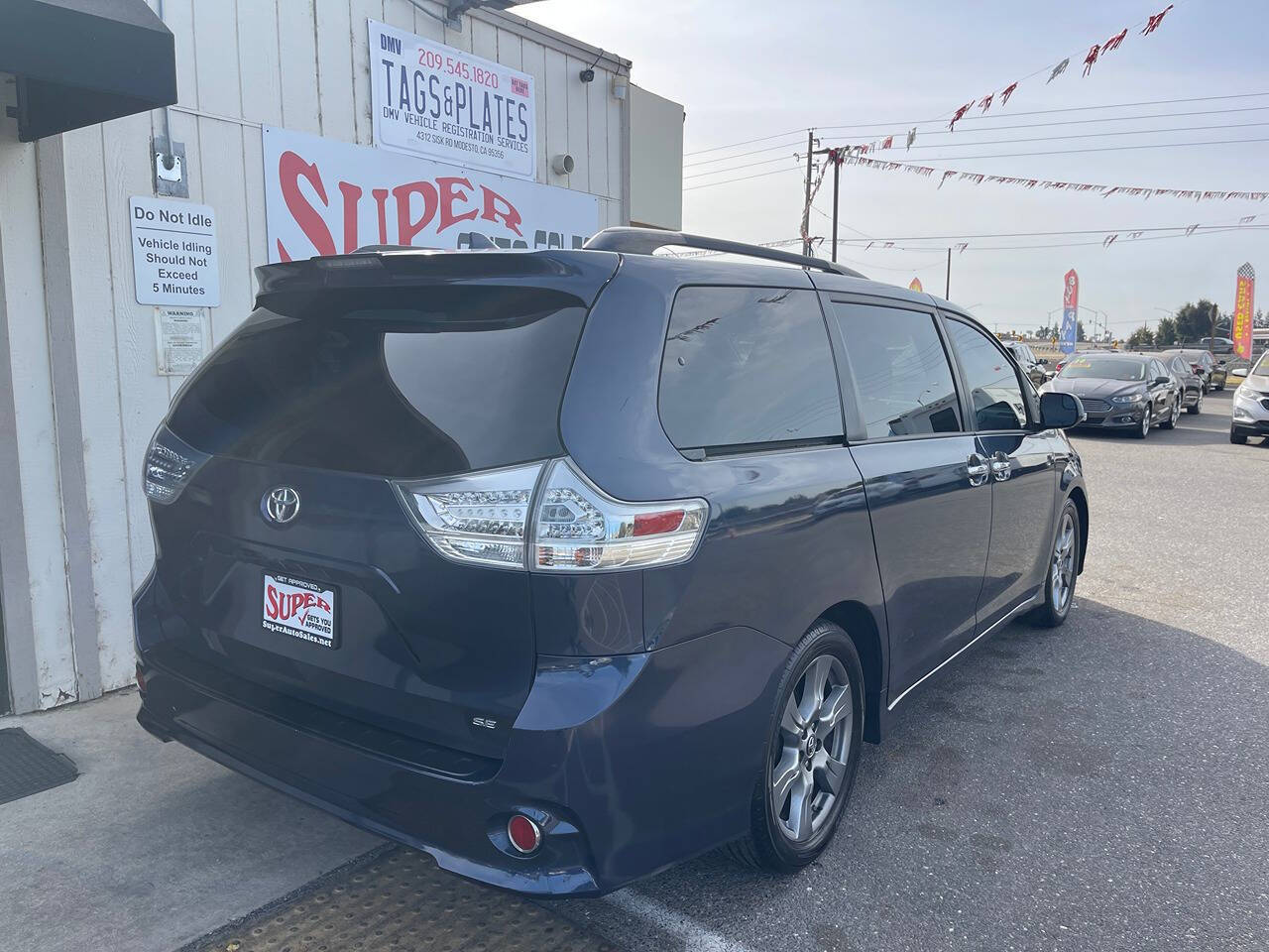 2018 Toyota Sienna for sale at Super Auto Sales Modesto in Modesto, CA