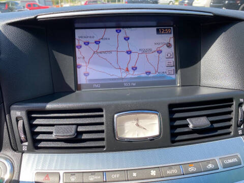 2017 Infiniti Q70 3.7