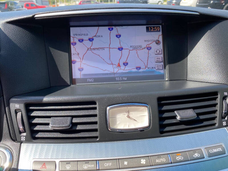 2017 Infiniti Q70 3.7