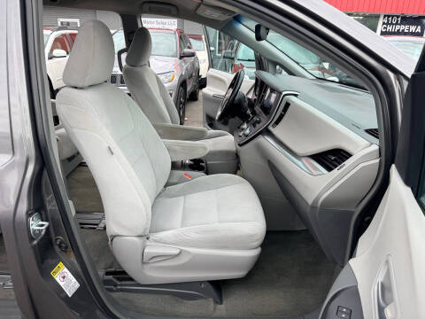 2015 Toyota Sienna LE 8-Passenger