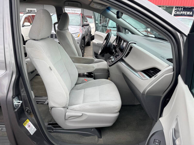 2015 Toyota Sienna LE 8-Passenger