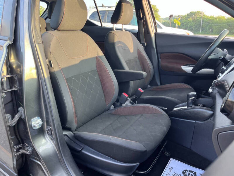 2019 Nissan Kicks SR