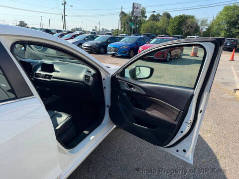 2018 Mazda MAZDA3 Touring