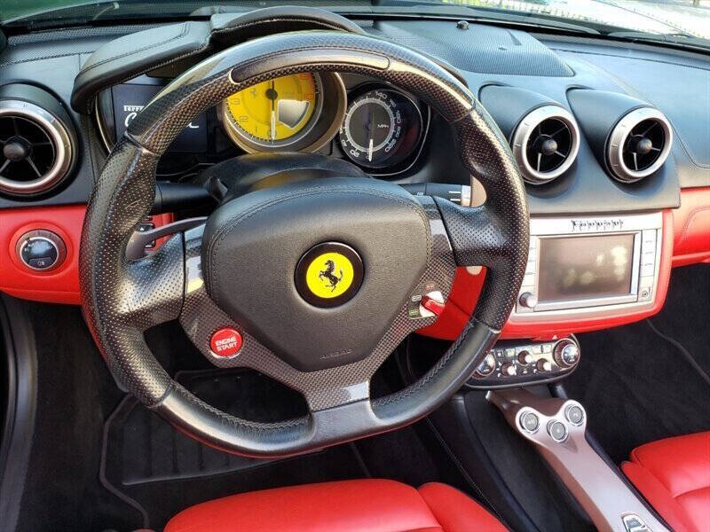 2014 Ferrari California 26