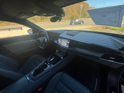 2024 Audi e-tron GT quattro Prestige