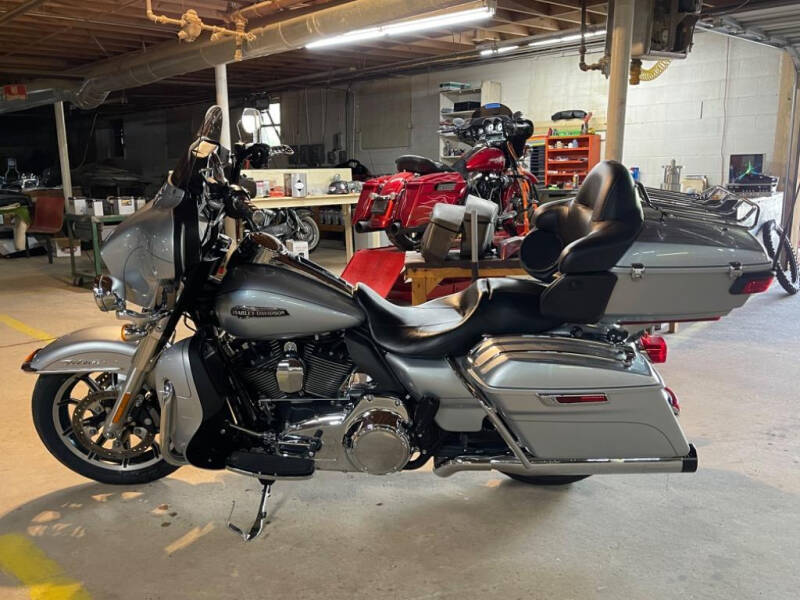 2015 Harley-Davidson Flhtcul