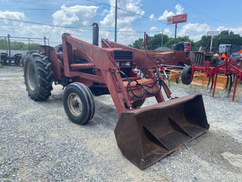 1986 Case IH  485 for sale at Vehicle Network - Joe's Tractor Sales in Thomasville NC