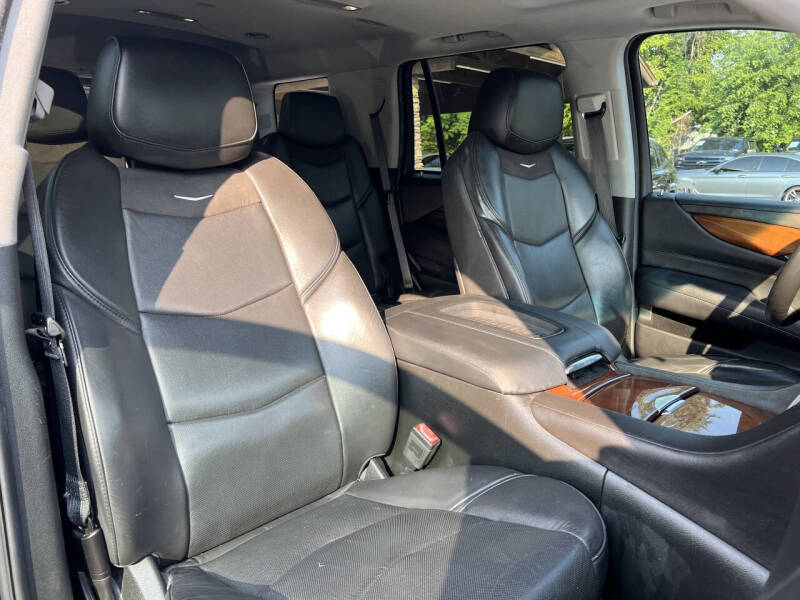 2018 Cadillac Escalade Luxury