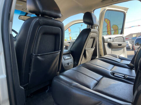 2013 Chevrolet Suburban LT