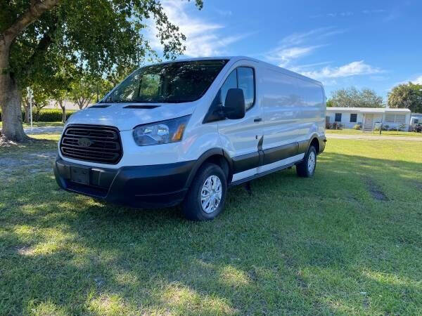 2016 Ford Transit Base's photo