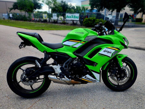 2025 Kawasaki EX650 ABS