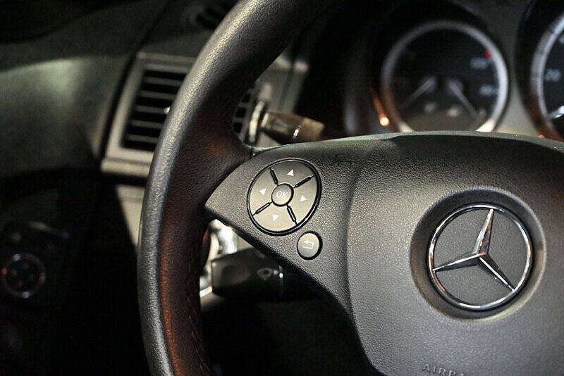 2009 Mercedes-Benz C-Class 36